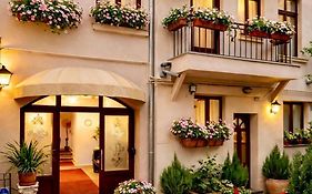 Ago Apartments